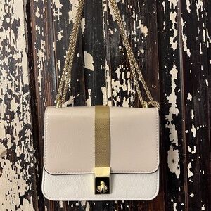 Gianni Bini Elegant Cream and White Chain Shoulder Bag w gold accents.
